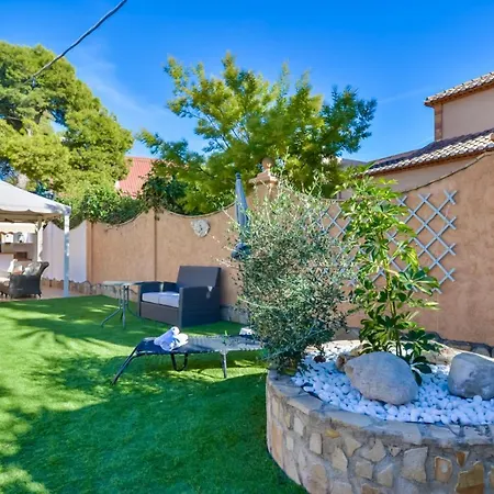 Guzman - Thalea فيلة Casas de Torrat